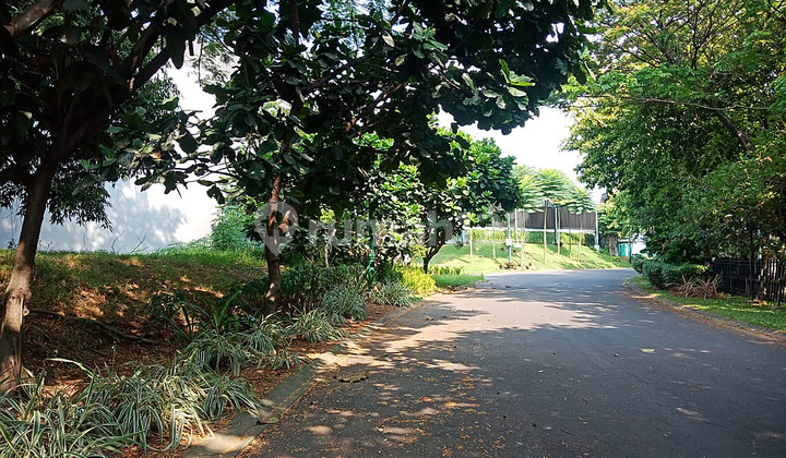 Royal Orchard Lot Best Location in Front of Park and Green Spine