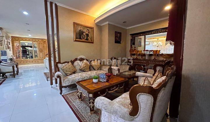 Rumah High Spek Strategis Full Furnished Classic di Kelapa Nias Raya 2