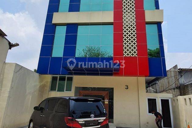 Disewa Mini Gedung di Jalan Letjen Suprapto Cempaka Putih 1