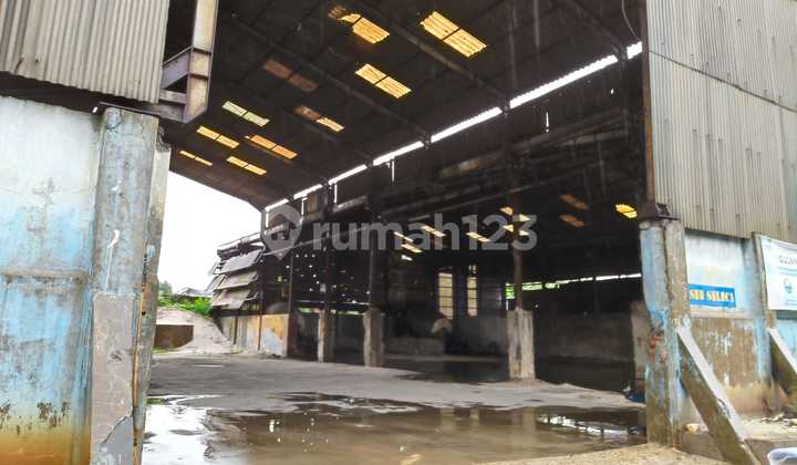 For Sale Old Factory on Raya Bekasi Suitable for Warehouse Industrial Zone and Can Be Commercial