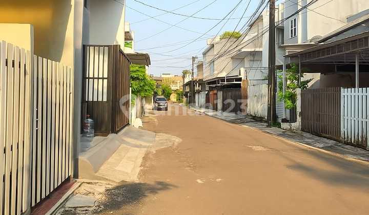 Murah !! Dijual Cepat !! Rumah Standart Nomor Bagus Cocok Untuk Bangun Ulang di Janur Kuning Kelapa Gading  2