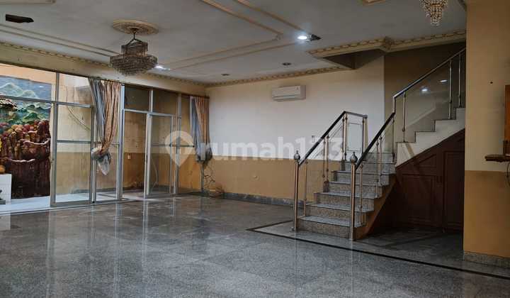 Turun Harga Dijual Cepat Rumah Tua di Gading Kirana Kelapa Gading