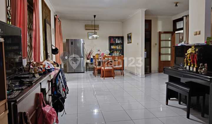 Rumah Standar Hoek Jarang Ada di Cluster Gading Kirana Kelapa Gading Rumah Standar Hoek Jarang Ada di Cluster Gading Kirana Kelapa Gading