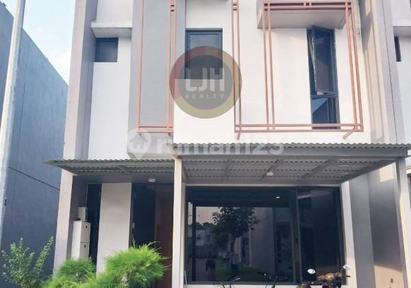 For Sale Hoek Yuticha House BSD City For Sale Hoek Yuticha House BSD City