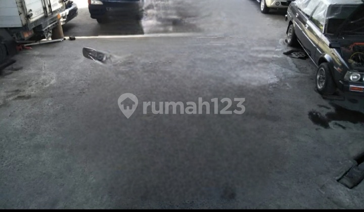 For Rent 500 SQM Commercial House Zero Arjuno Main Road - Sawahan.- Surabaya City Center - Spacious Parking Suitable for All Businesses, Restaurant, Cafe, Coffee Shop, Minimarket, Expedition, Showroom, Workshop, Workshop, Etc. 2