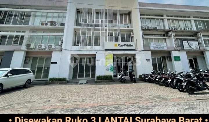 Cheap for Rent Shop House West Surabaya - Dian Istana Wiyung Shop House West Surabaya - Modern 3 Floors - Spacious Car Parking Suitable for All Businesses Office, Bank, Salon, Reflexology, Tutoring/Course, Cafe, Restaurant, Mixue, Bakery Near Graha Family, Pakuwon Mall, Bukit