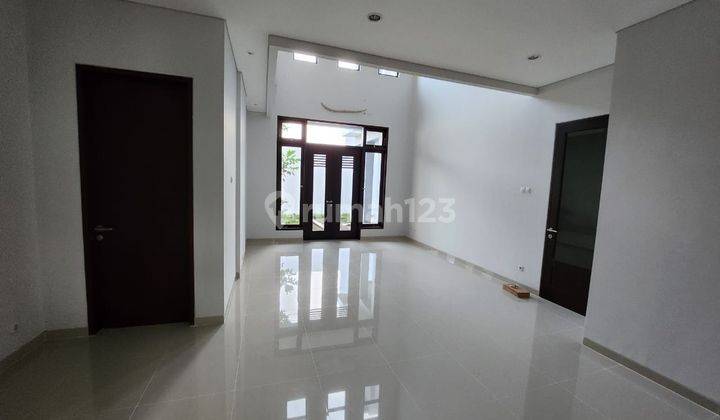 Rumah Royal Residence Wiyung Baru Renov Cantik dkt Pakuwon Mall 2