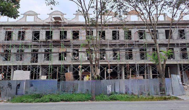 Dijual 9 jejer  Ruko Jl.Semeru - kota Mojokerto- Strategis Lokasi + Parkiran LUAS  4
