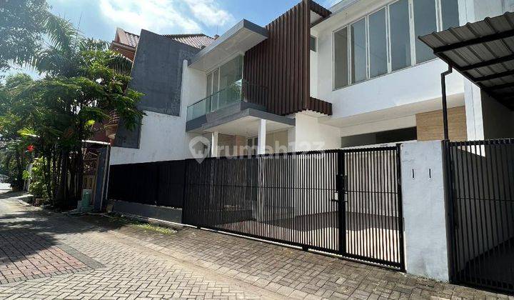 Rumah Villa Taman Gapura Citraland New Baru Modern Garasi Carport 3 Mobil 2