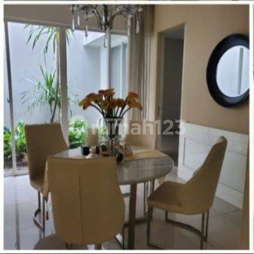 Rumah Royal Residence Jalan DOUBLE Kembar SEMI Furnished Modern Garasi Carport 3 Mobil LUAS 2