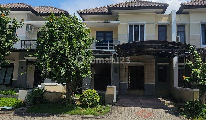 Ter-DEPAN Rumah Royal Residence Kensington - TerLUAS dekat Pakuwon Mall, PTC 1