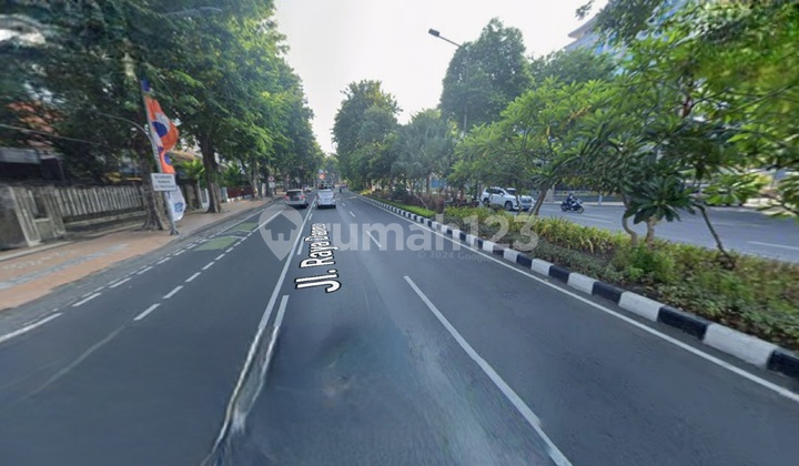 For Sale 863 M2 House on Rumah Raya Darmo - Tegalsari - Central Surabaya - Zero Main Road - Spacious Car Parking - SHM Certificate - Suitable for Various Businesses, Office, Bank, Restaurant, Cafe 2