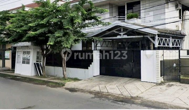 Murah Luas 600 M2 Dijual Rumah Raya Satelit - Sukomanunggal - Surabaya Barat - Hadap Nol Jalan Raya Komersial Area Cocok Buat Segala Usaha / Dibangun Ulang Buat Pertokoan Ruko