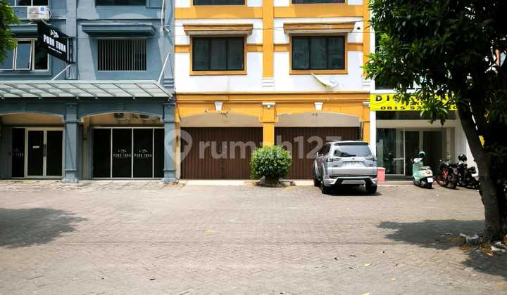 For Rent Darmo Permai Main Street Shophouse - Zero Lot Frontage on Main Road - Spacious Car Parking - Suitable for All Types of Businesses 2
