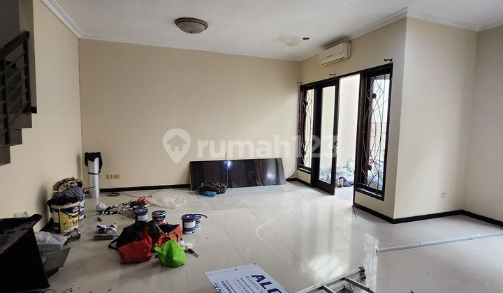 3 Milyar-An Dijual Rumah Royal Residence Cluster Kensington - Lokasi Terdepan Dekat Showroom Mobil Honda., Mitra 10 2