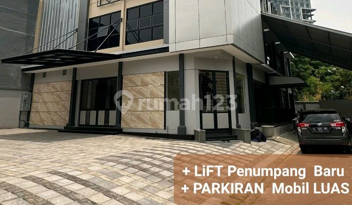 Disewakan 542 M2 Gedung Surabaya Barat Komersial Area Darmo Bavarian Village - Raya Darmo Permai - Gedung 3 Lantai Plus Lift Baru - Parkiran Mobil Luas Dekat Pasar Modern Puncak Permai, Darmo Harapan, Pakuwon Mall