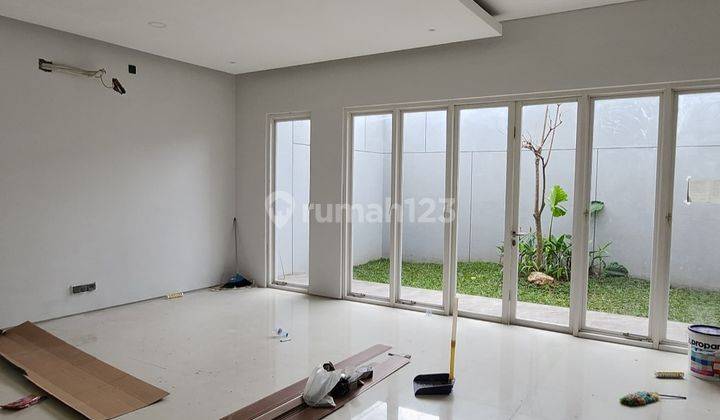 Dijual Rumah Royal Residence Richmond Wiyung Surabaya - Luas 240 M2 Garasi Carport 4 Mobil Dekat Pakuwon Mall 2