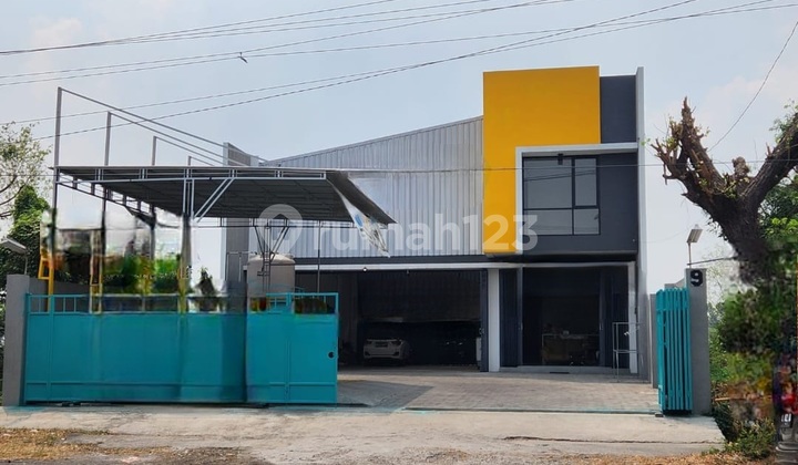 For Sale 537 M2 Former Workshop on Domas Menganti Highway Gresik East Java, Suitable for All Types of Business For Sale 537 M2 Former Workshop on Domas Menganti Highway Gresik East Java, Suitable for All Types of Business