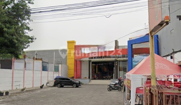 For Sale 3000 M2 Building Gresik East Java - Jl. Kartini - Facing Zero Twin Main Road Commercial Area - Spacious Car Parking - Near Rs Semen Gresik Suitable for Car Showroom, Supermarket, Building Supply Depot, Wholesale Store 2