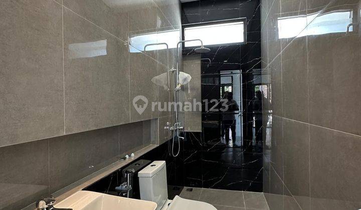kamar mandi murah rp.2 milyar-an rumah dijual