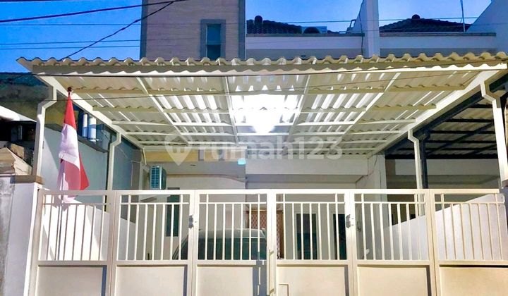 For Sale: Lebak Arum East Surabaya House - Semi-Furnished Modern Near Kenjeran Raya, Pakuwon City 2