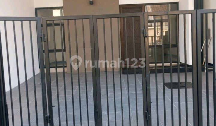 2 M-an Dijual Rumah Baru Pakuwon Indah - Villa Valensia Surabaya Barat Bonus Semi Furnished - Surat Shm - Dekat Citraland, Pakuwon Mall, Darmo Permai