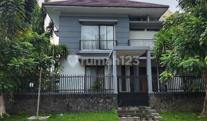 For Rent The Chofa House with Private Swimming Pool - Fully Furnished Near Sukomanunggal, Isen Darmo Harapan, Hokky Buah, Iph School, Puncak Permai Modern Market, Satellite Residential Park 2