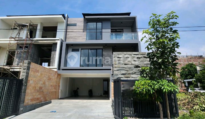 4 Milyar-an Rumah Surabaya Barat New Baru Modern - Babatan Pratama Spesial Row Jalan Raya Kembar Strategis Lokasi Dekat Pakuwon Mall, Citraland, Royal Residence