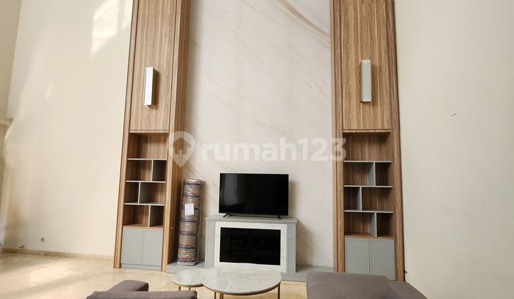 For Rent: Satellite Residential Garden House - Sukomanunggal Plus Private Pool / Swimming Pool + Fully Furnished Near Chofa, Isen, Rs Mitra Keluarga, Sma Gloria