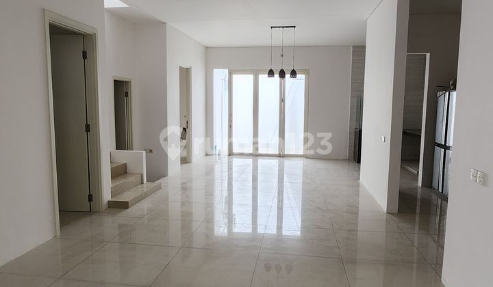 Murah Luas Dijual Rumah Wisata Bukit Mas 2 Surabaya Semi Furnished Dkt Citraland, Pakuwon Royal Residence 2