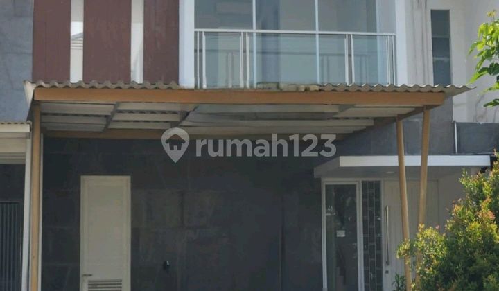 Rumah Royal Residence Wiyung Surabaya Row Jalan Lebar 4 Mobil Spesial Lokasi - Cantik Siap Huni Dekat Dian Istana, Wisata Bukit Mas, Citraland, Pakuwon Mall, Ptc, Supermall