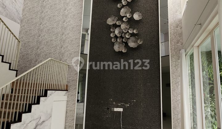 Dijual Rumah Wisata Bukit Mas 2 Grand Palais Semi Furnish Dekat Citraland, Pakuwon Indah, Graha Family 2