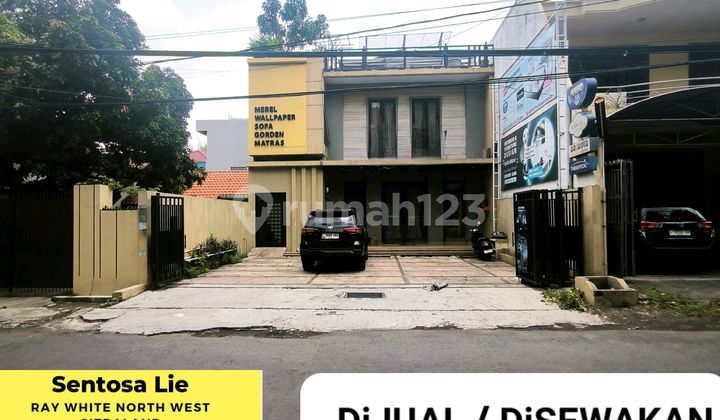 For Rent 300 M2 Shop House on Jalan Raya Sukomanunggal Jaya - West Surabaya - On Main Road - Spacious Car Parking - Wide Open Space Suitable for Various Businesses, Cafe, Restaurant, Bank, Office, Showroom, etc.
