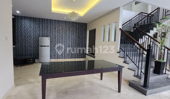 For Sale Luxury House with Private Swimming Pool and Hook - Chofa Housing, West Surabaya 2