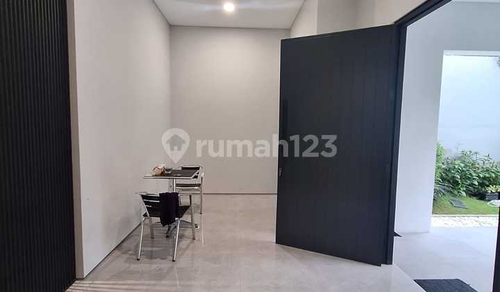 New Dian Istana House - West Surabaya 2