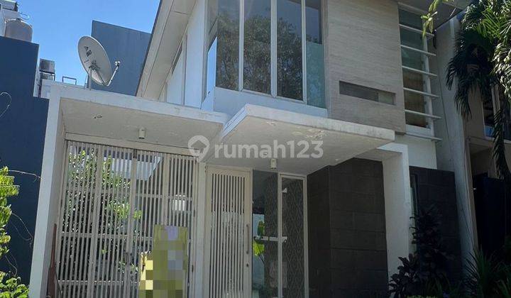 Dijual / Disewa Rumah Semi Furnished Dgn Model Minimalis Modern •Pakuwon Indah Cluster Granada• 1