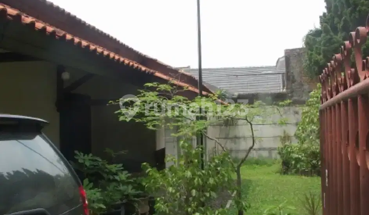 Rumah Strategis Bebas Banjir di Komplek Pu Pondok Bambu 2