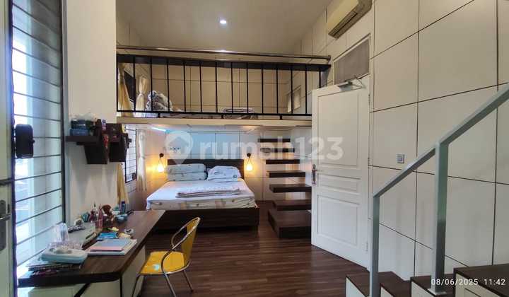 Modern 2.5-Story Ready-to-Live-In House with Private Pool in Cipinang 2
