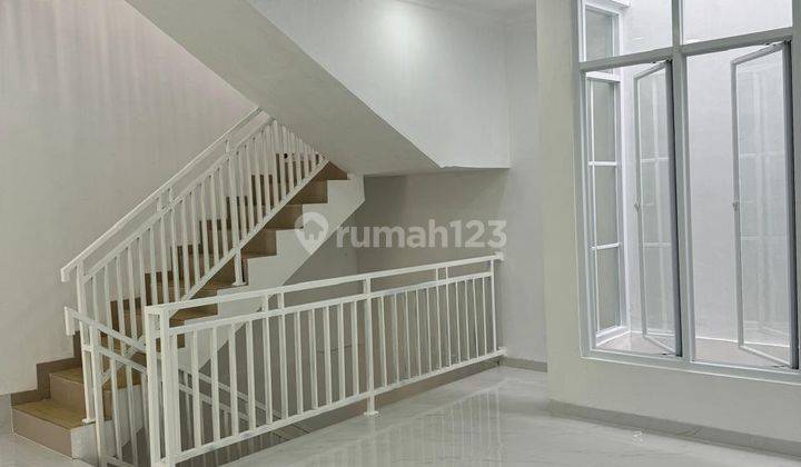 Jual Cepat Rumah Baru Komplek Taman Jatinegara Luas 90mtr 3 Lantai Full 2