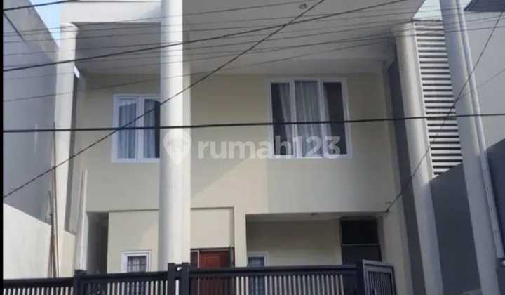 3-Story House Can Be Converted into Boarding House, Tebet Kebon Baru, Access for 2 Cars. 2
