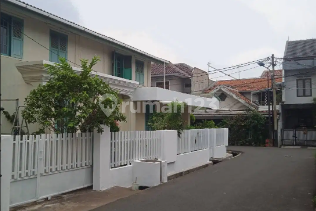 Rumah Rawamangun Hoek Lt 296