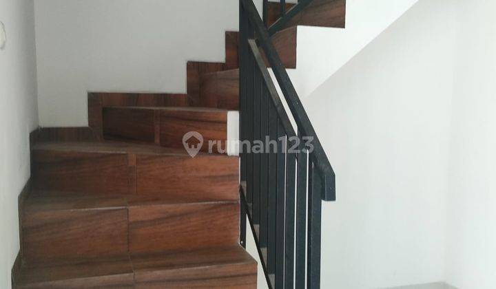 Jual Cepat Rumah Minimalis Cantik 3 Lantai Dekat Galaxi Kalimalang Cikunir 2