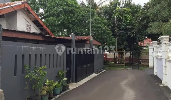 Rumah Tua Cipinang Samping Taman Lokasi Strategis 2