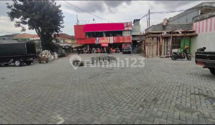 The building next to Lippo Kramat Jati Large Parking The building next to Lippo Kramat Jati Large Parking