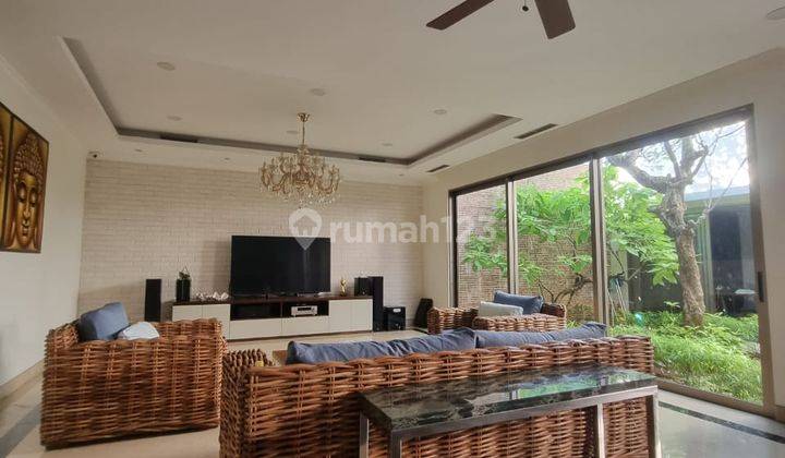 Rumah Mewah Full Renovasi Lokasi Bagus Semi Furnished Di Alam Sutera 1