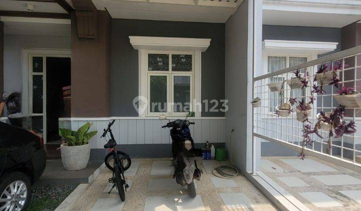 Jarang ada Dijual cepat rumah 2 lantai msh ada halaman luas di blkg di The Savia BSD 1