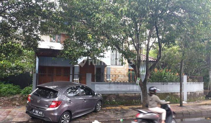 Dijual Rumah Hoek Pinggir Jalan raya murah Hitung Tanah cocok utk Usaha di Area Komersial di BSd Griyaloka 1