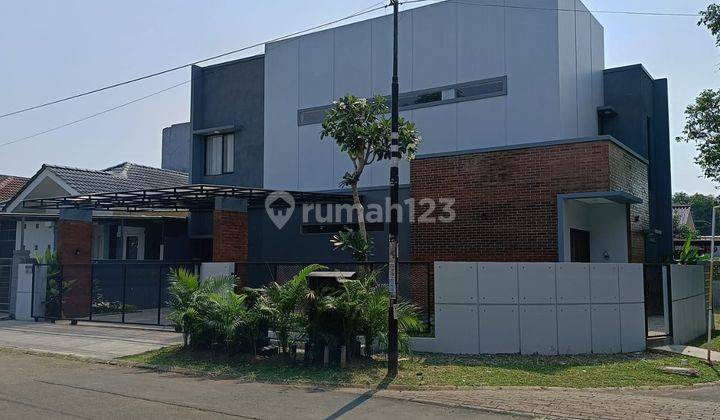 Dijual rumah baru design mandiri hoek timur selatan di kencana loka bsd dekat stasiun 1