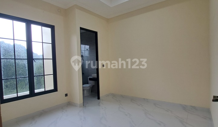 Dijual Rumah Brand New Premium American Classic Griyaloka Bsd 2