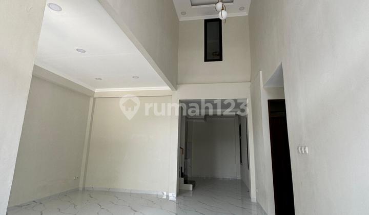 Dijual Rumah Baru Depan Taman di Nusaloka BSD Dijual Rumah Baru Depan Taman di Nusaloka BSD